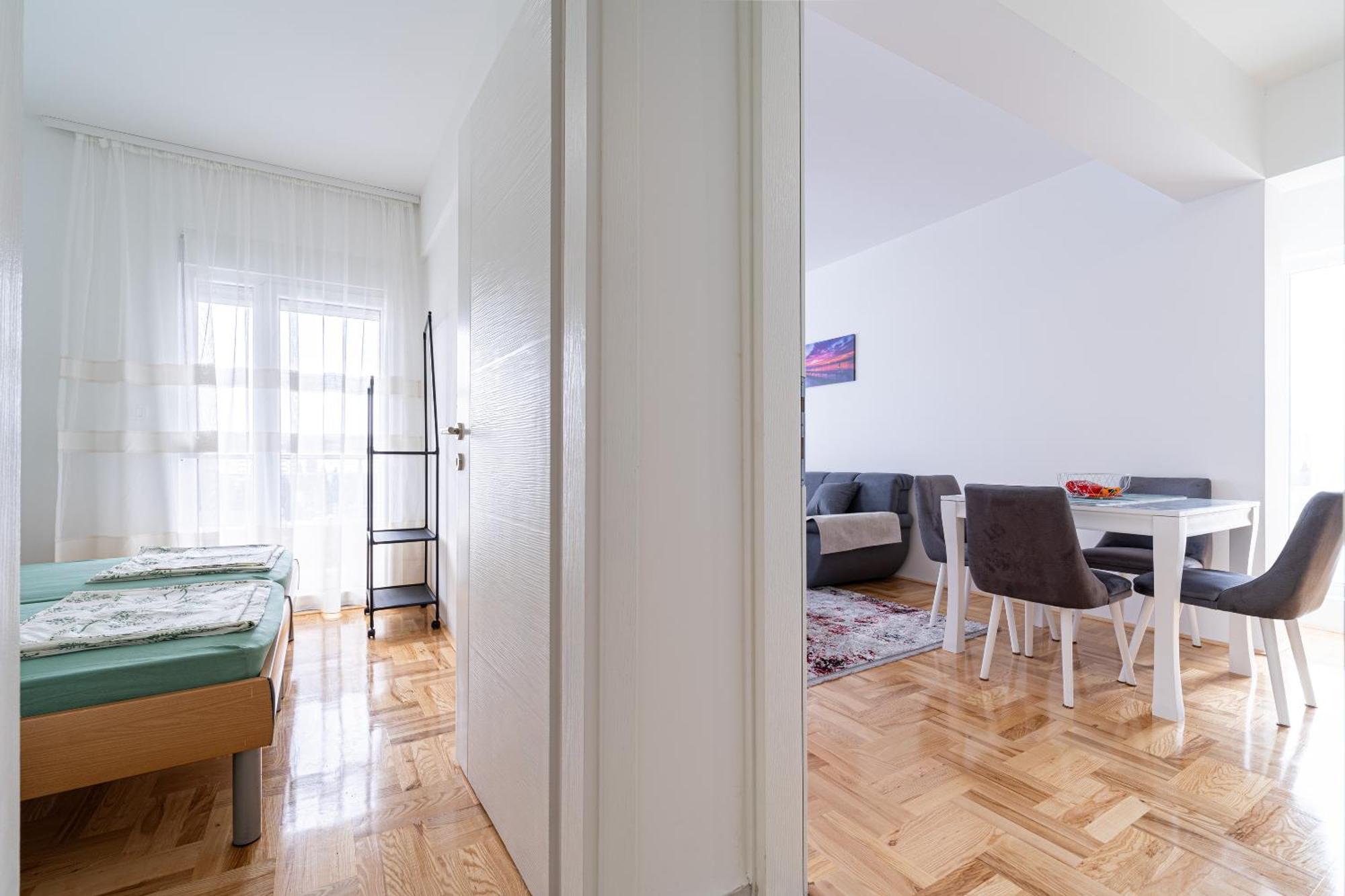 ポドゴリツァTuski Put Apartmanアパートメント エクステリア 写真